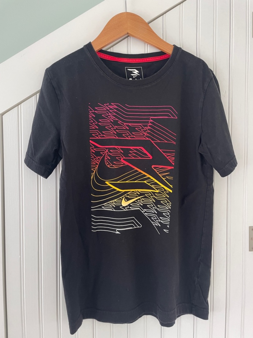 Boys Nike Graphic T-Shirt Size L